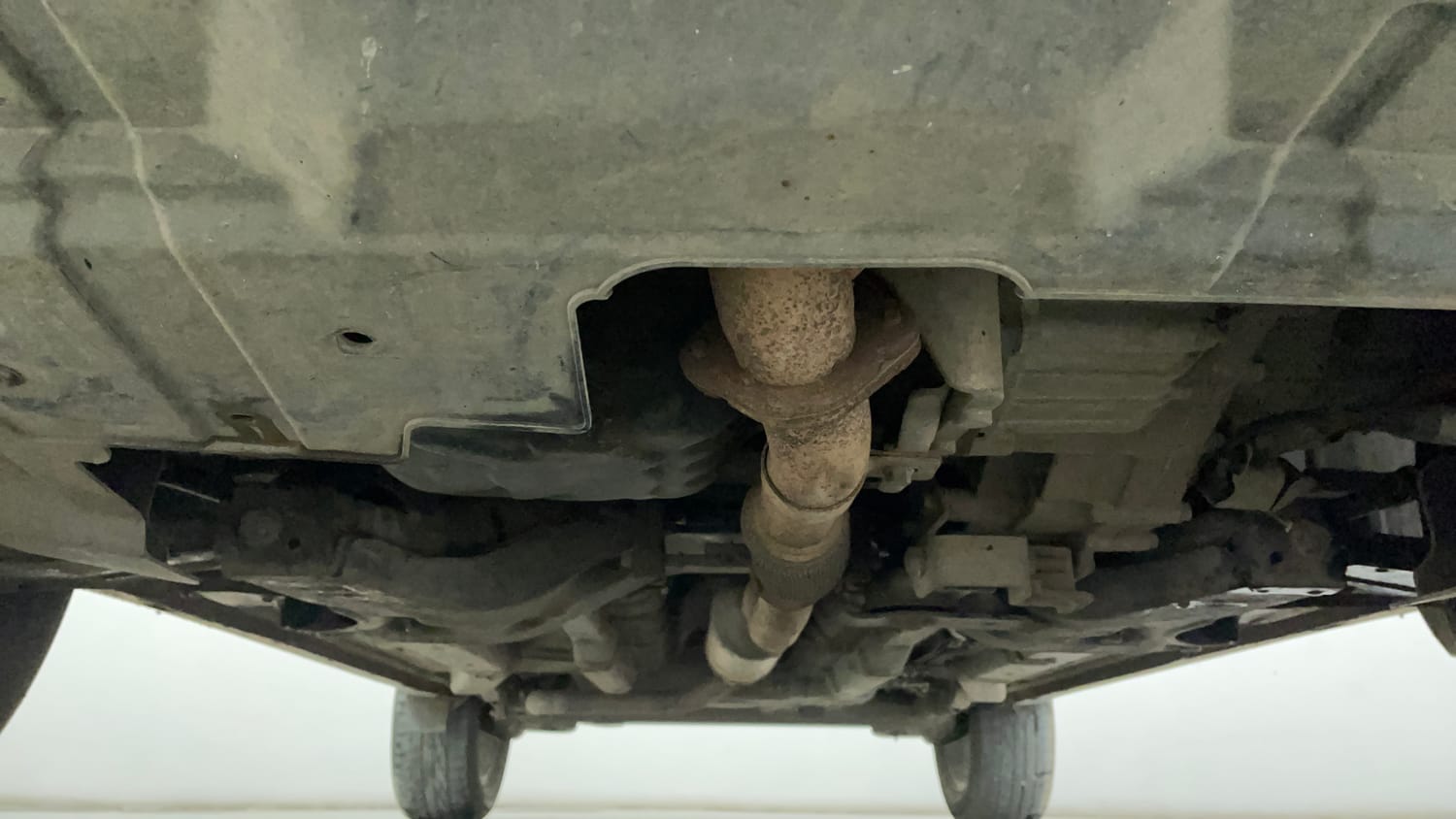 Used 2021 Tata Nexon XZA Plus (O) Dual Tone Petrol Automatic extra FRONT LEFT UNDERBODY VIEW