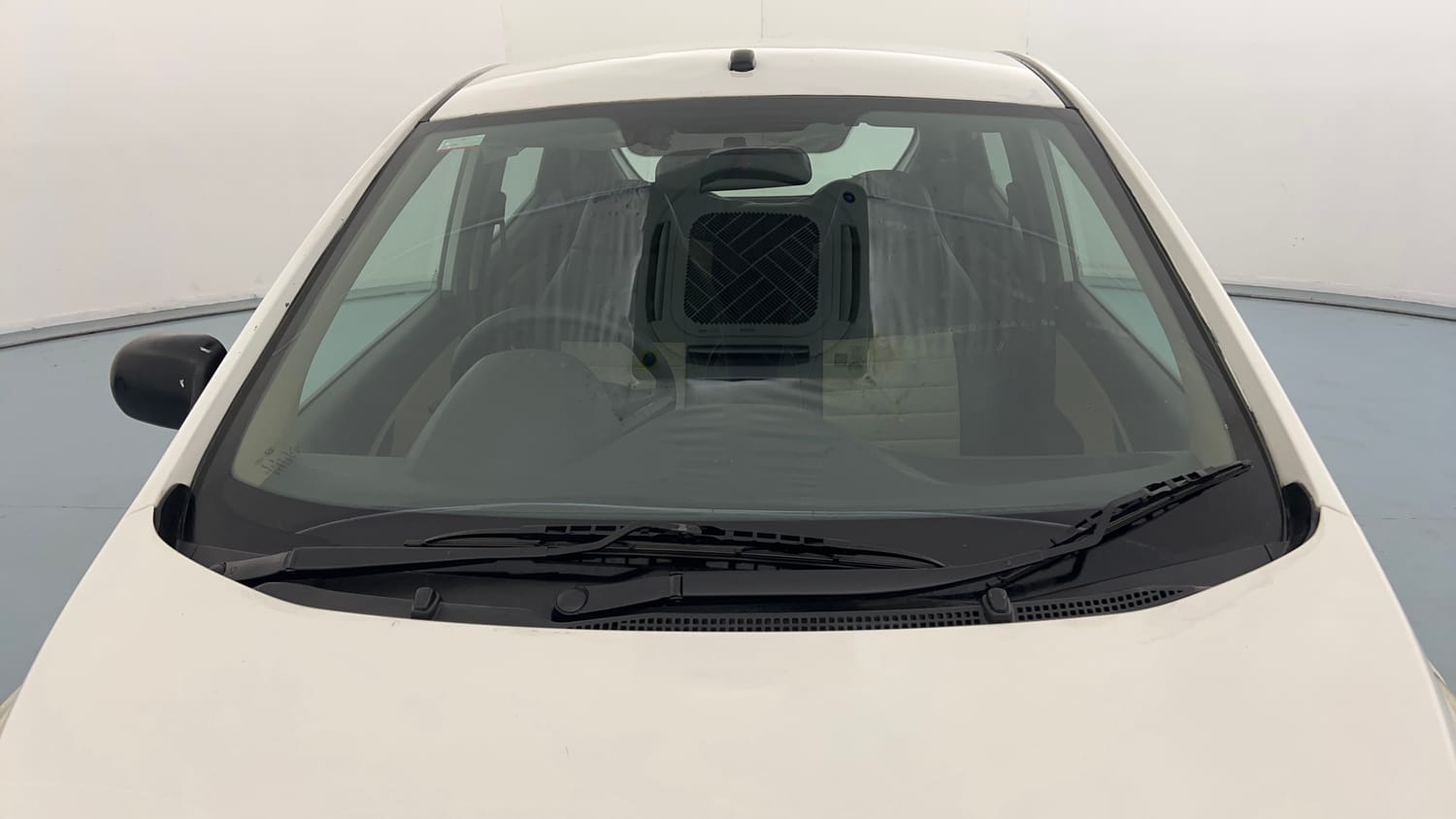 Used 2016 Hyundai Eon Era + Petrol Manual exterior FRONT WINDSHIELD VIEW