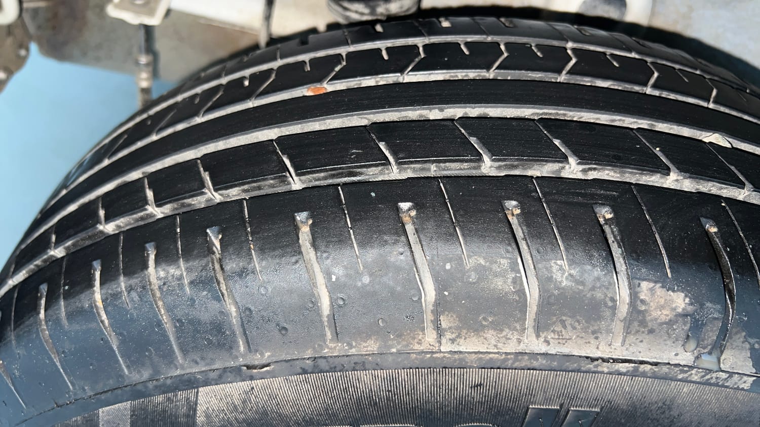 Used 2025 Hyundai Venue S 1.2 Petrol Petrol Manual tyres RIGHT REAR TYRE TREAD VIEW