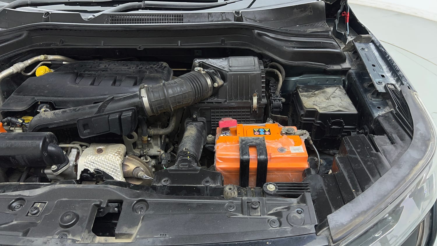 2020 Mahindra XUV 300 W8 1.2 Petrol-28