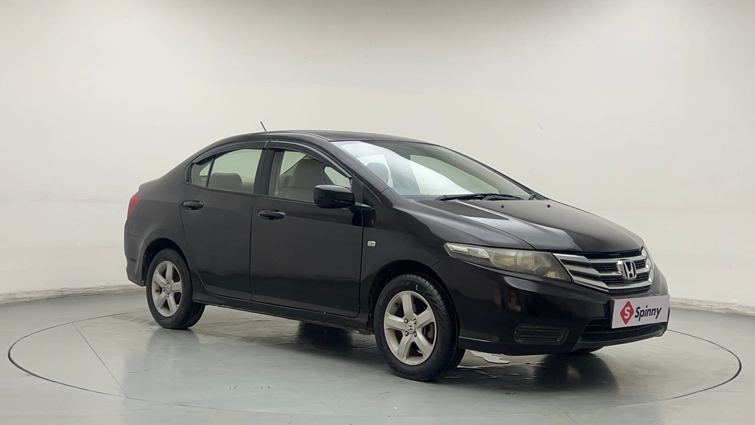 Used 2013 Honda City 1.5 S MT Petrol Manual exterior RIGHT FRONT CORNER VIEW