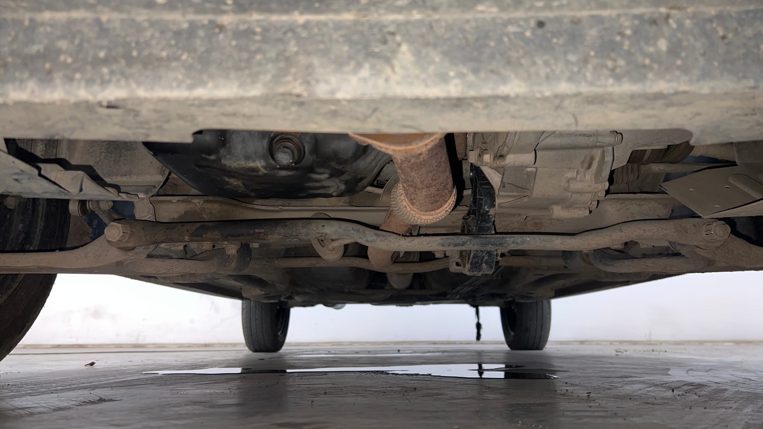 Used 2021 Tata Tiago XZ Petrol Manual extra FRONT LEFT UNDERBODY VIEW