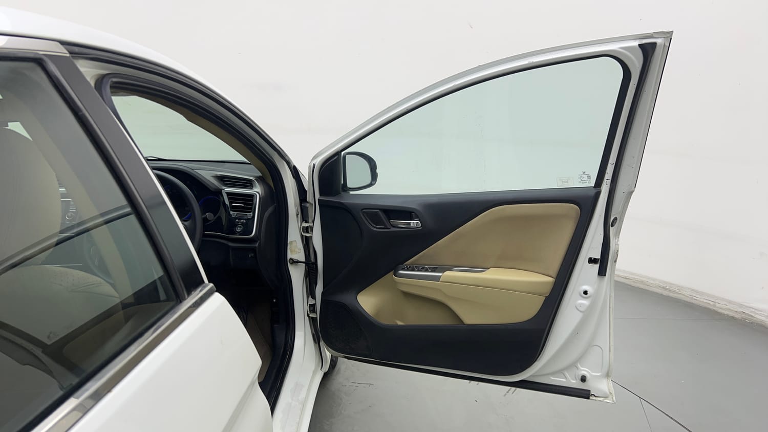 Used 2015 Honda City V Petrol Manual interior RIGHT FRONT DOOR OPEN VIEW