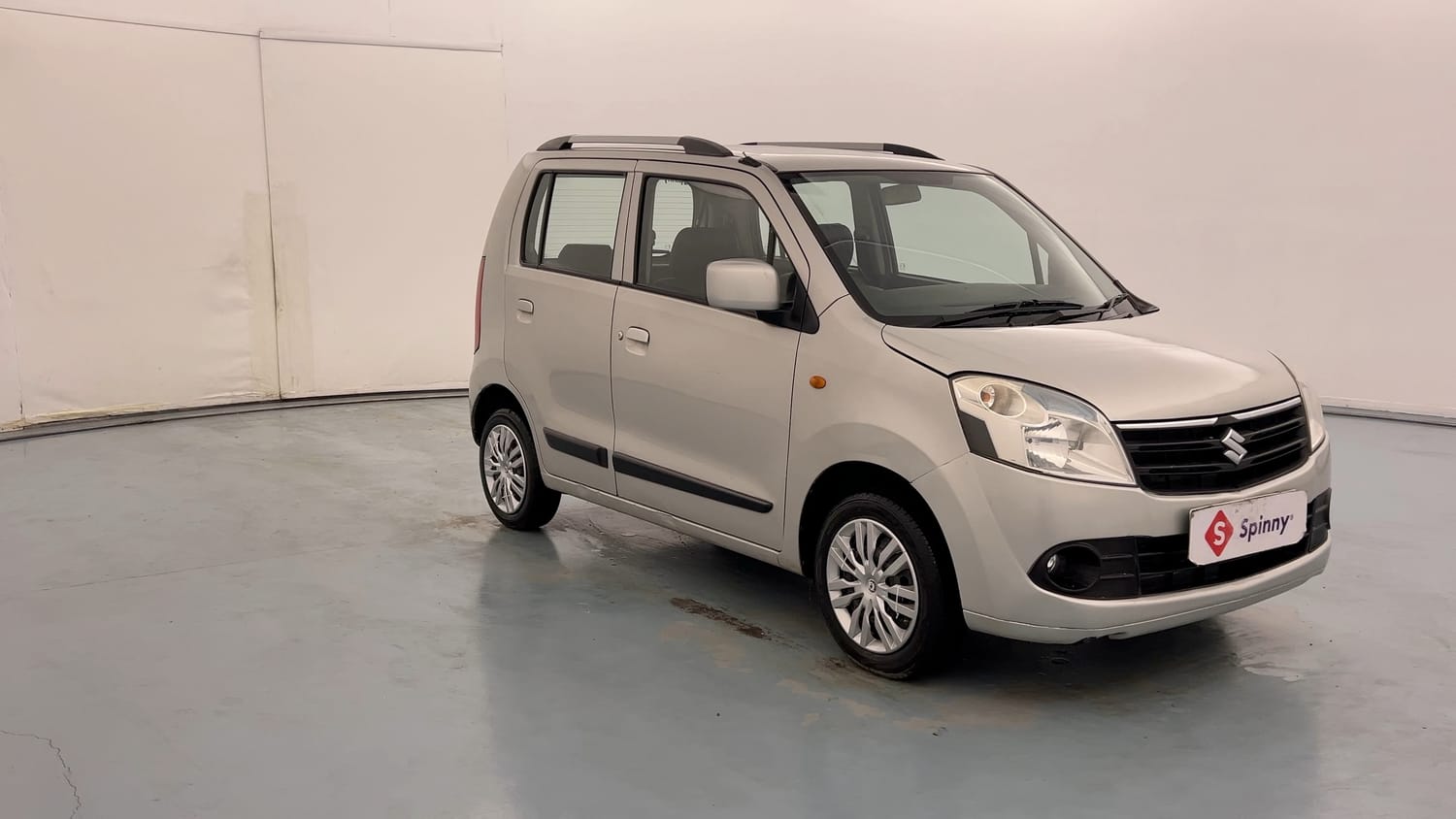 Used 2012 Maruti Suzuki Wagon R 1.0 VXi Petrol Manual exterior RIGHT FRONT CORNER VIEW