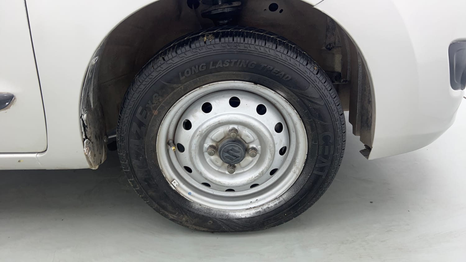Used 2018 Maruti Suzuki Wagon R LXI CNG Cng Manual tyres RIGHT FRONT TYRE RIM VIEW