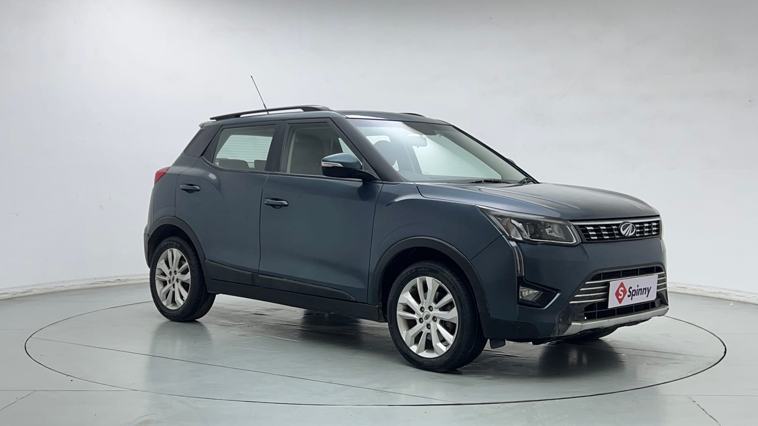 2020 Mahindra XUV 300 W8 1.2 Petrol-6
