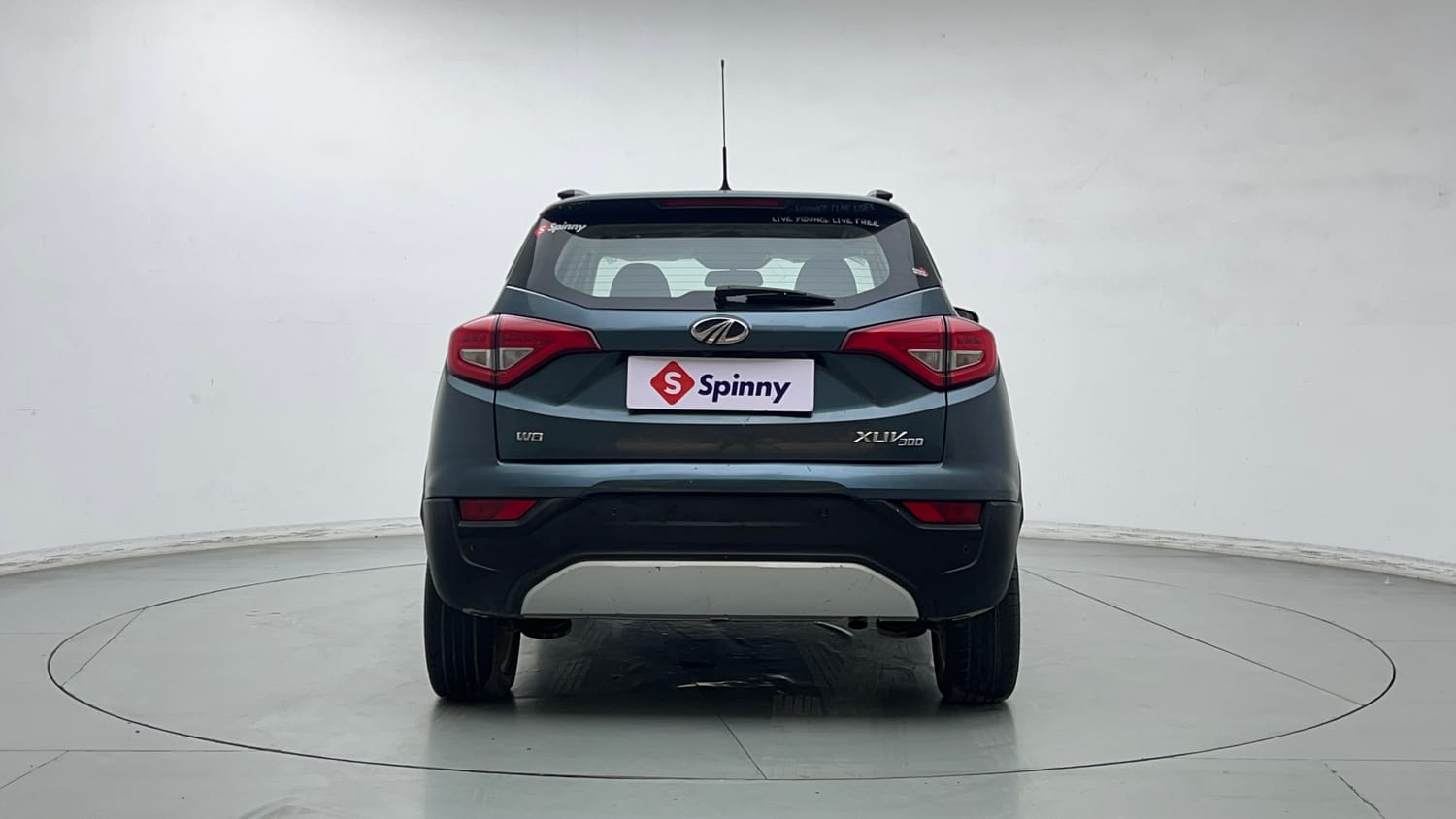 2020 Mahindra XUV 300 W8 1.2 Petrol-3