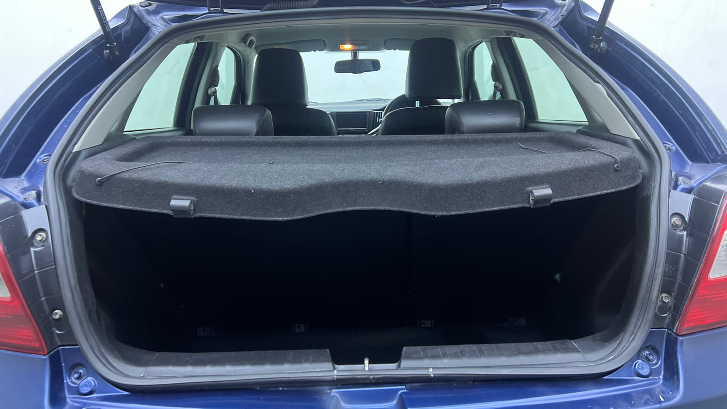 Used 2018 Maruti Suzuki Baleno Zeta 1.2 Petrol Manual interior DICKY INSIDE VIEW