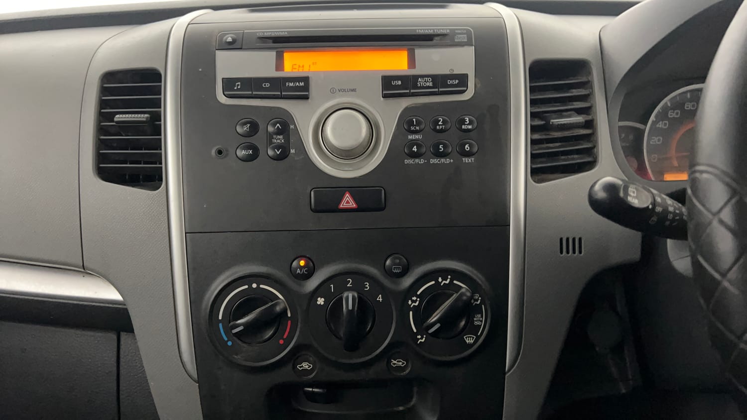 Used 2012 Maruti Suzuki Wagon R 1.0 VXi Petrol Manual interior MUSIC SYSTEM & AC CONTROL VIEW