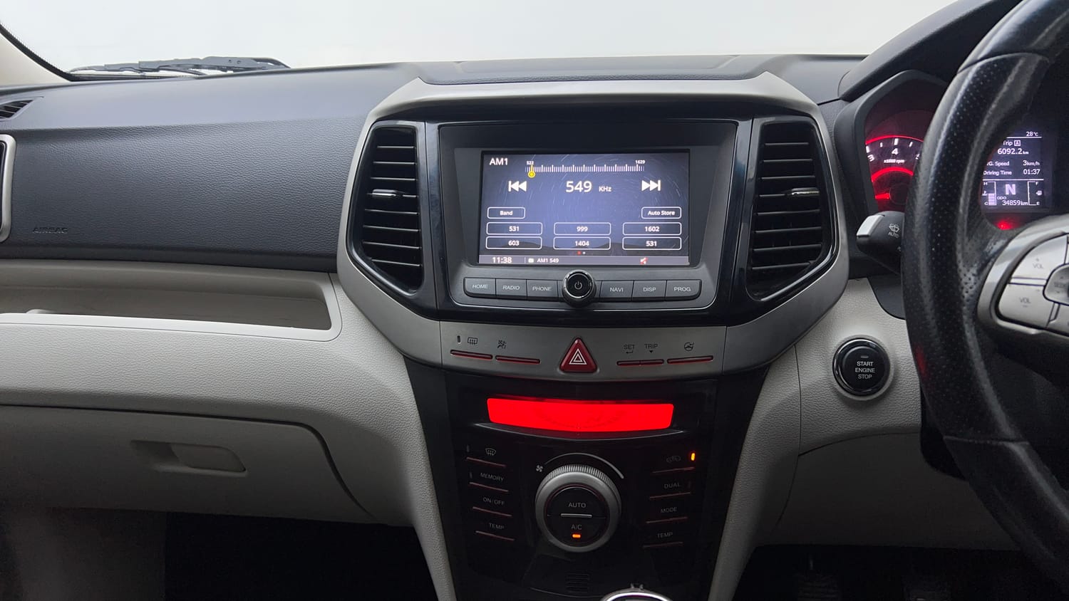2020 Mahindra XUV 300 W8 1.2 Petrol-44