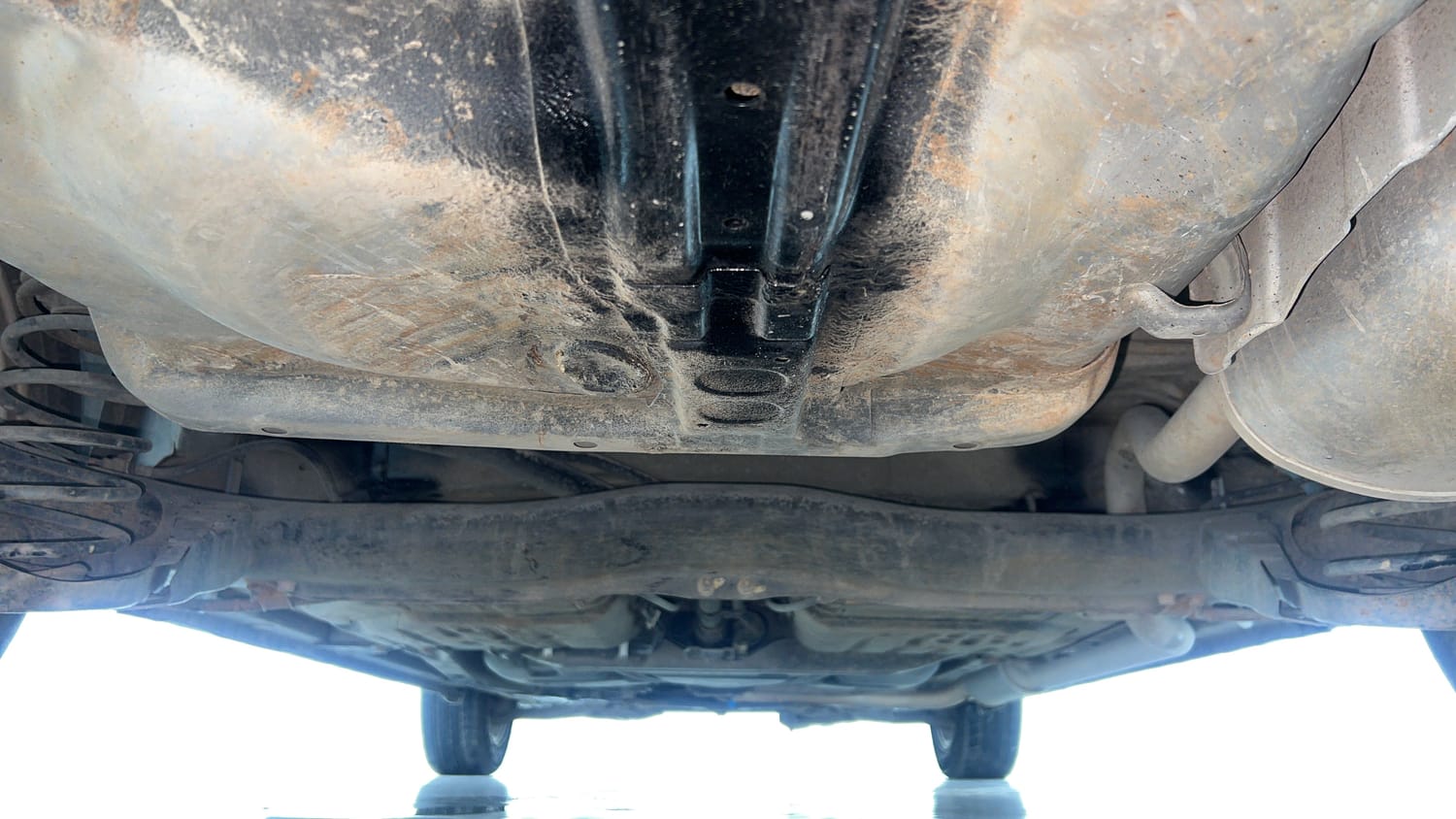 Used 2013 Honda City 1.5 S MT Petrol Manual extra REAR UNDERBODY VIEW (TAKEN FROM REAR)