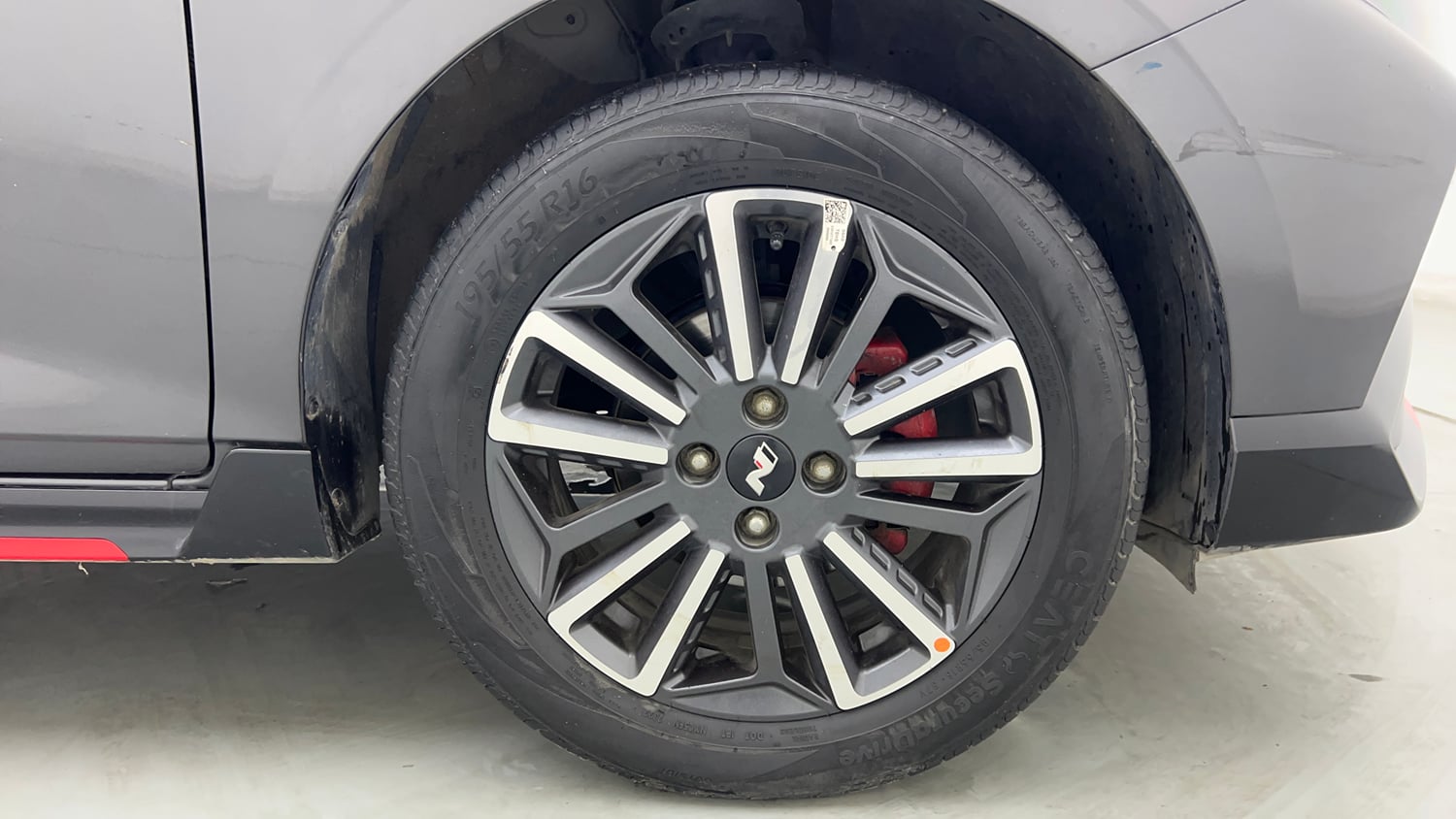 Used 2022 Hyundai i20 N Line N8 1.0 Turbo DCT Petrol Automatic tyres RIGHT FRONT TYRE RIM VIEW
