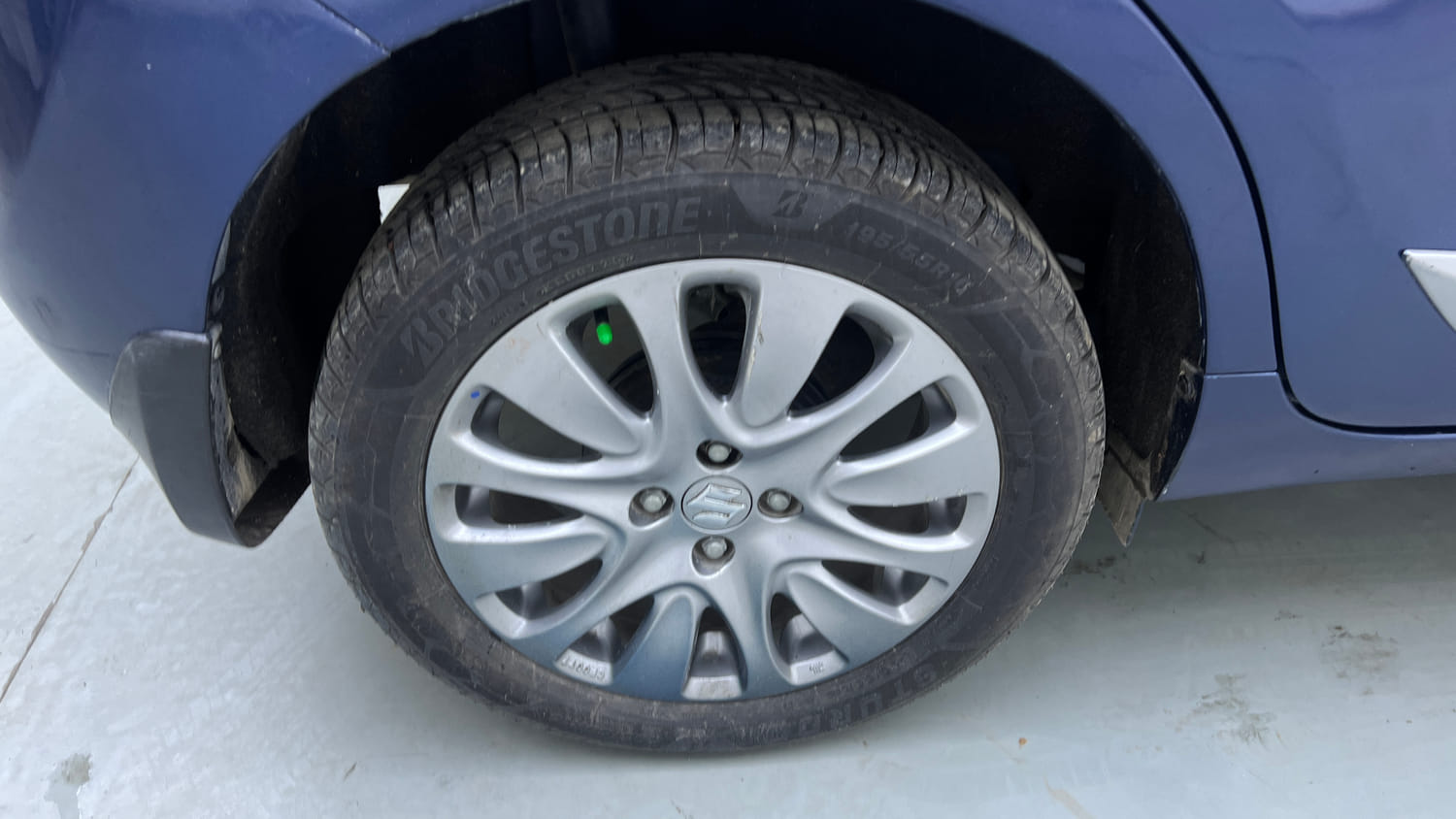 Used 2018 Maruti Suzuki Baleno Zeta 1.2 Petrol Manual tyres RIGHT REAR TYRE RIM VIEW