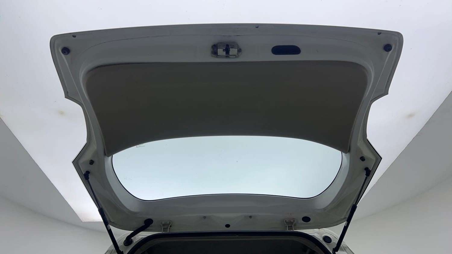 Used 2016 Maruti Suzuki Ertiga VXI Petrol Manual interior DICKY DOOR OPEN VIEW