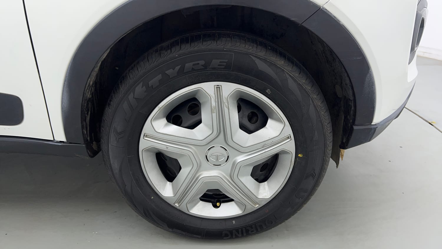 Used 2022 Tata Nexon XM (S) Diesel Diesel Manual tyres RIGHT FRONT TYRE RIM VIEW