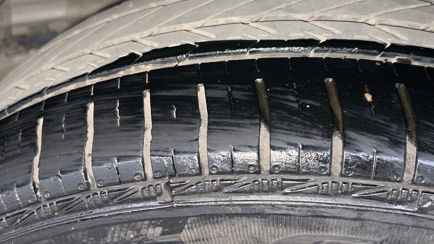 Used 2021 Tata Tiago XZ Petrol Manual tyres LEFT REAR TYRE TREAD VIEW