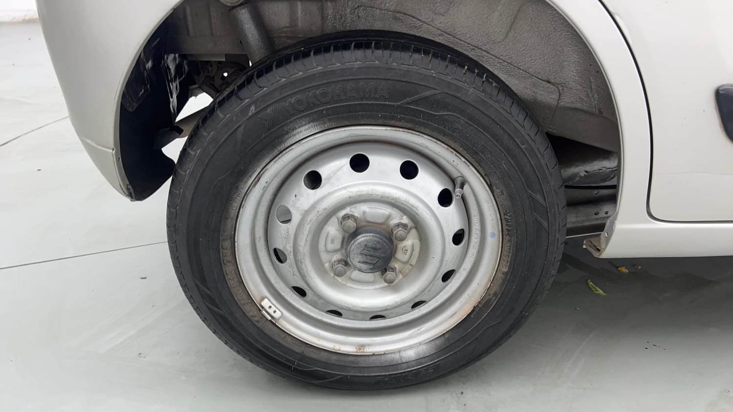 Used 2018 Maruti Suzuki Wagon R LXI CNG Cng Manual tyres RIGHT REAR TYRE RIM VIEW
