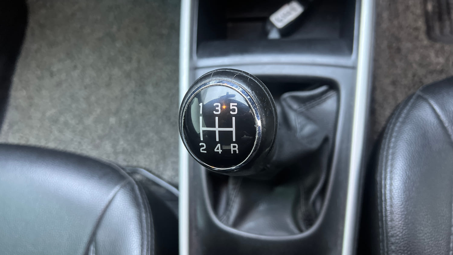Used 2018 Maruti Suzuki Baleno Zeta 1.2 Petrol Manual interior GEAR  KNOB VIEW