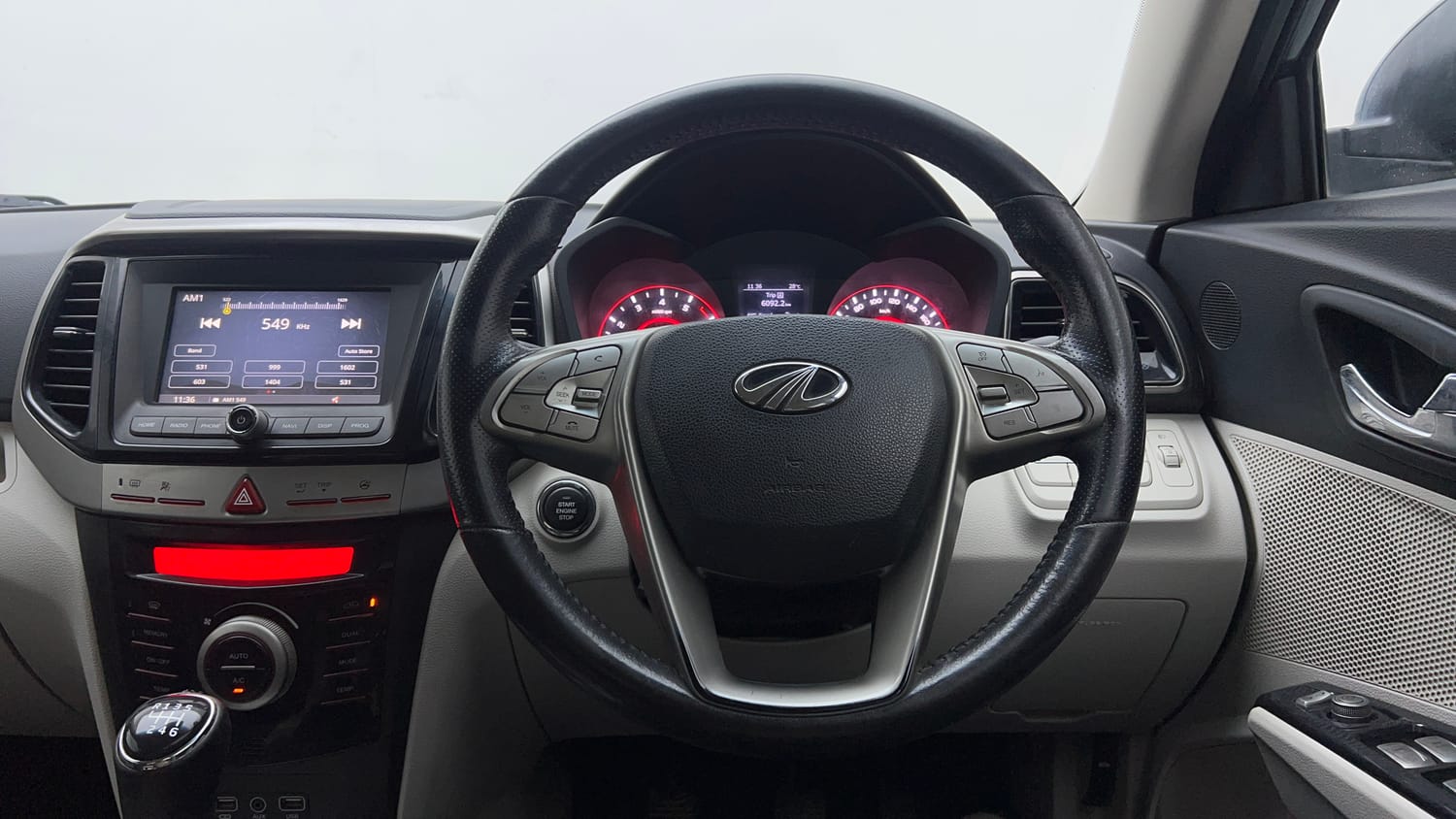 2020 Mahindra XUV 300 W8 1.2 Petrol-14