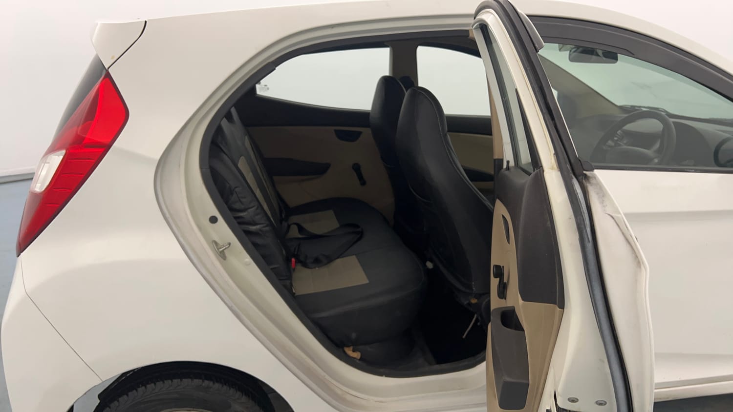 Used 2016 Hyundai Eon Era + Petrol Manual interior RIGHT SIDE REAR DOOR CABIN VIEW