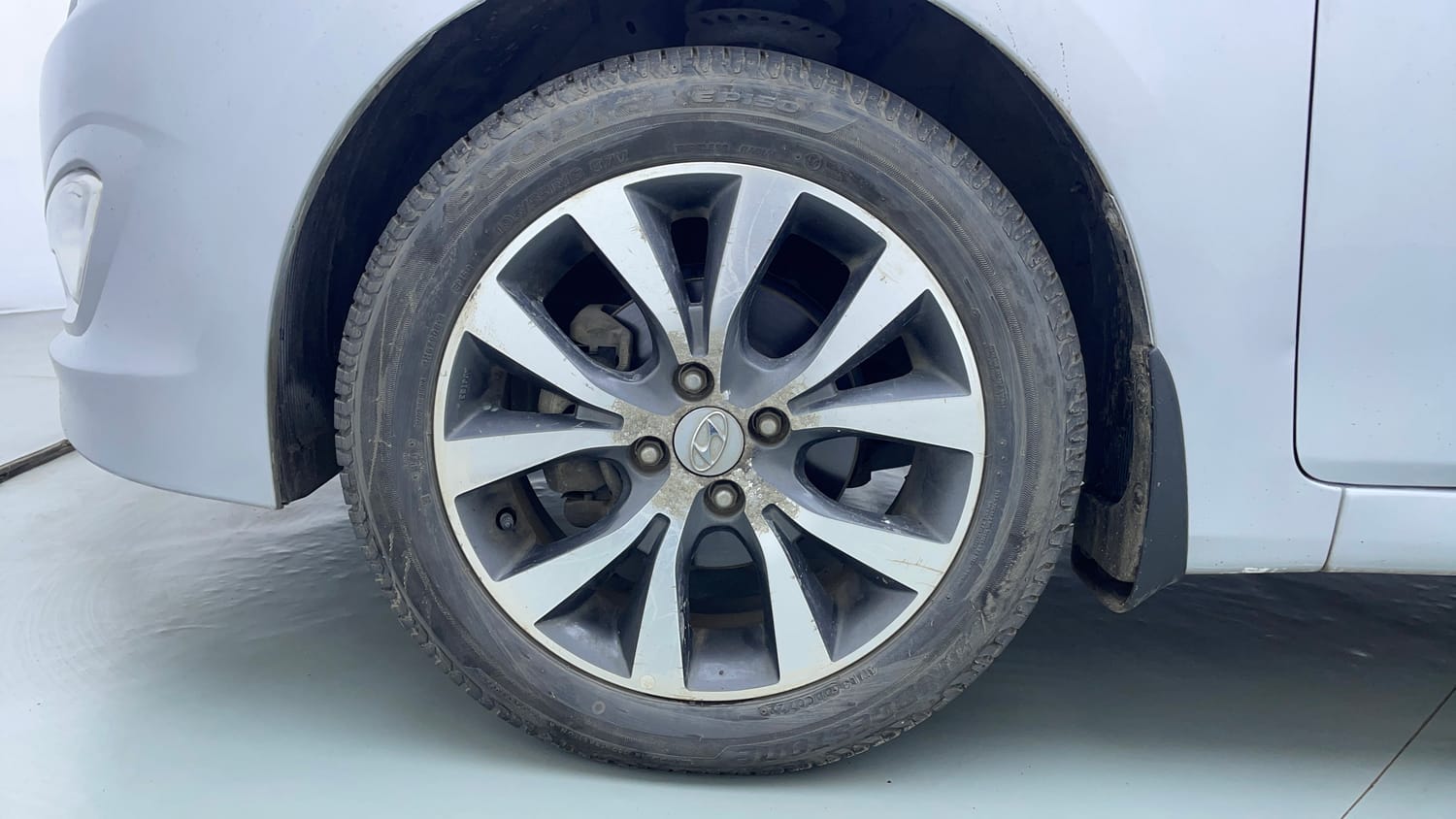 Used 2017 Hyundai Verna 1.6 VTVT SX AT Petrol Automatic tyres LEFT FRONT TYRE RIM VIEW