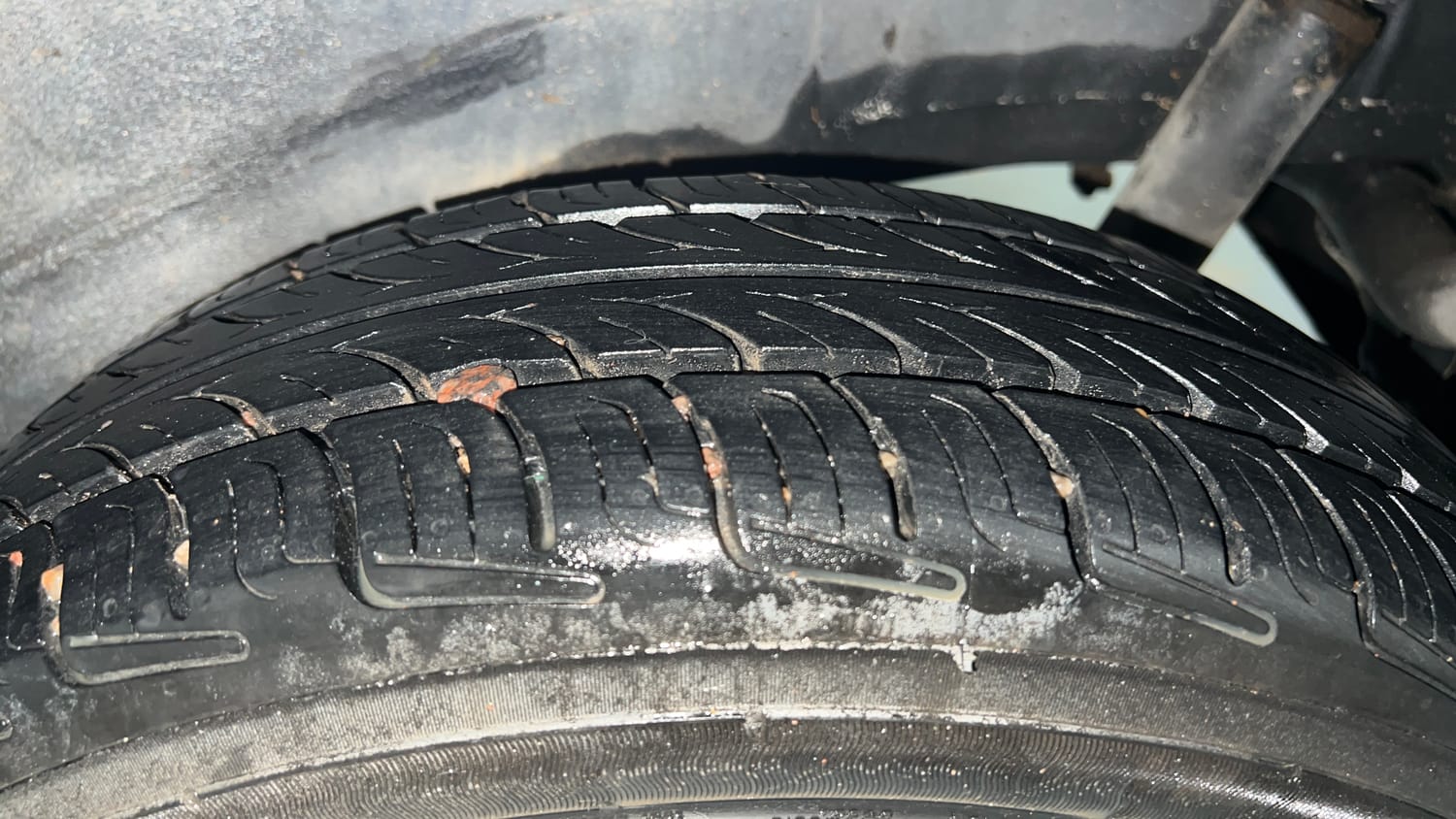 Used 2012 Maruti Suzuki Wagon R 1.0 VXi Petrol Manual tyres LEFT REAR TYRE TREAD VIEW