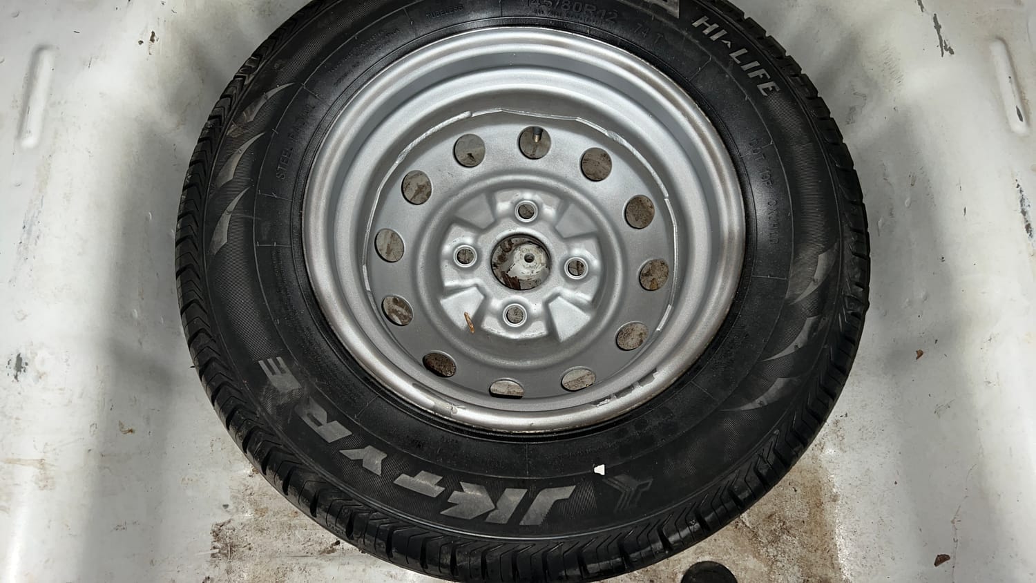 Used 2016 Hyundai Eon Era + Petrol Manual tyres SPARE TYRE VIEW