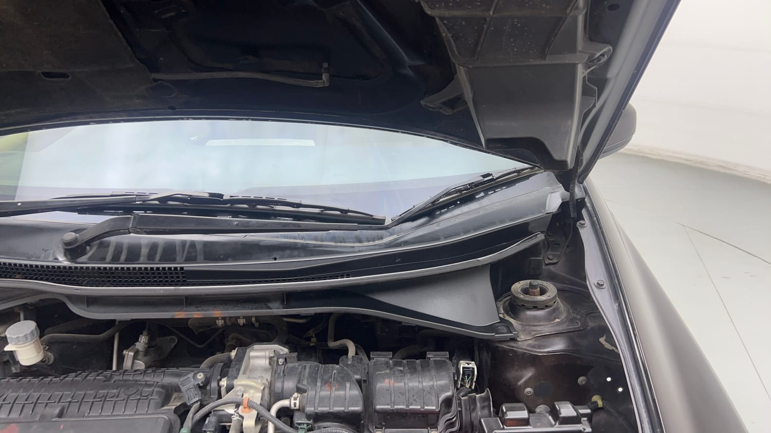 Used 2013 Honda City 1.5 S MT Petrol Manual engine ENGINE LEFT SIDE HINGE & APRON VIEW