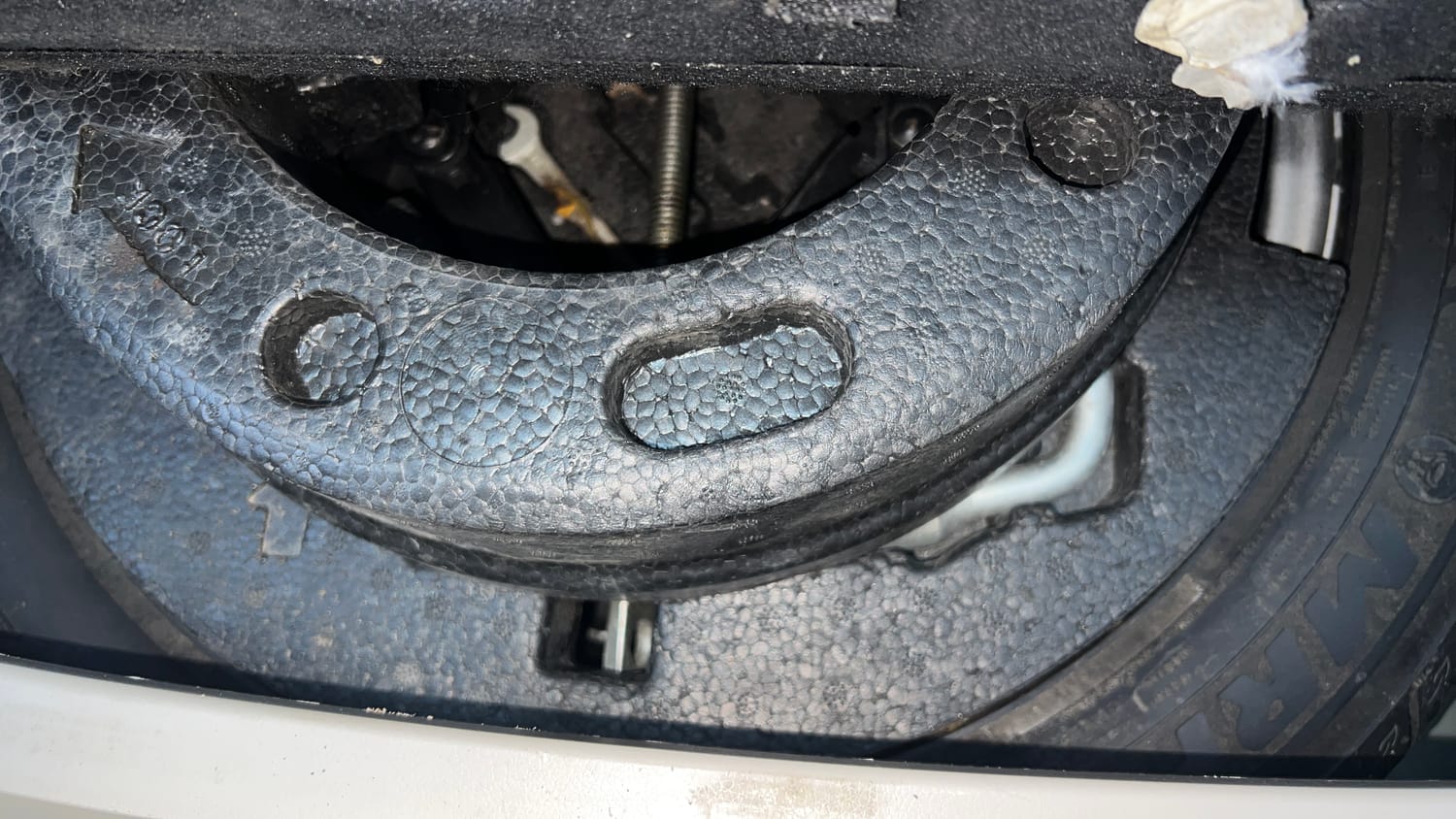 2020 Mahindra XUV 300 W8 1.2 Petrol-40