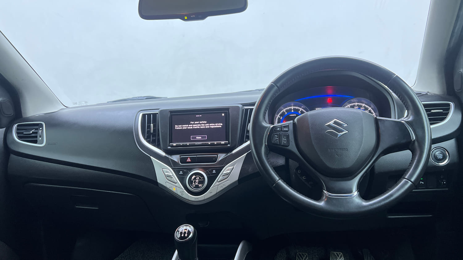 Used 2018 Maruti Suzuki Baleno Zeta 1.2 Petrol Manual interior DASHBOARD VIEW