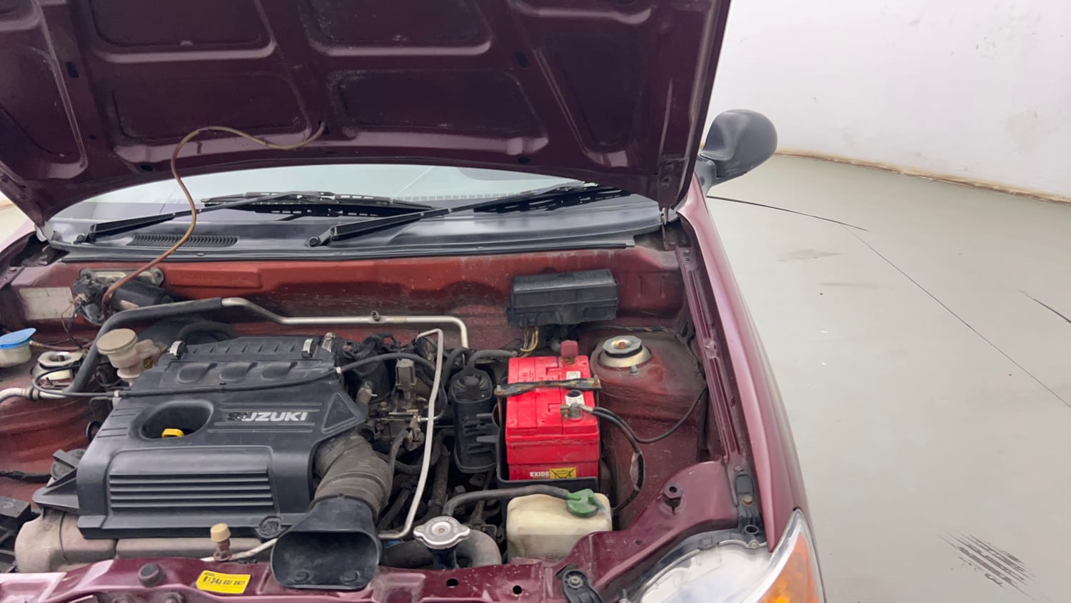 Used 2012 Maruti Suzuki Alto K10 LXi Petrol Manual engine ENGINE LEFT SIDE HINGE & APRON VIEW