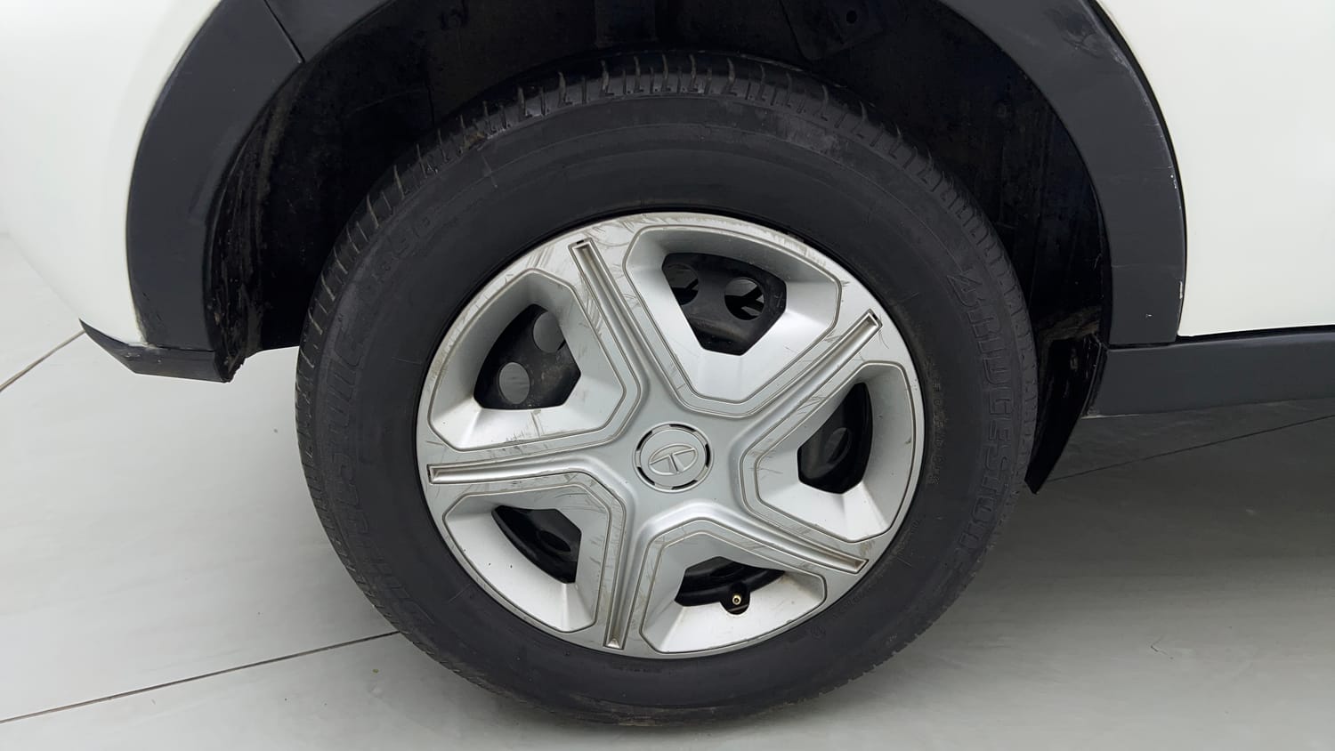 Used 2022 Tata Nexon XM (S) Diesel Diesel Manual tyres RIGHT REAR TYRE RIM VIEW