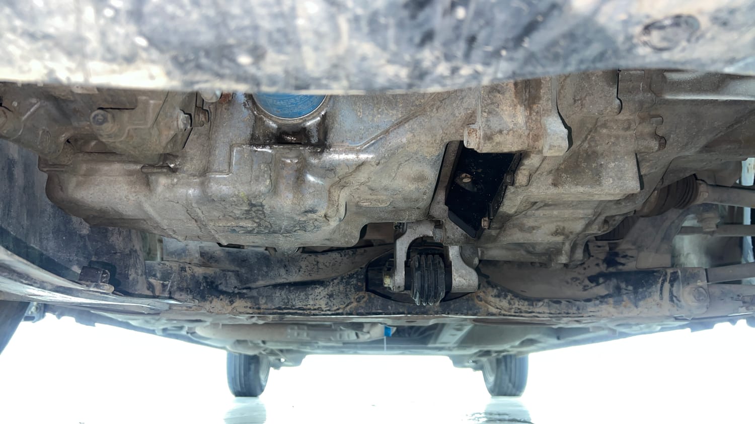Used 2015 Honda City V Petrol Manual extra FRONT LEFT UNDERBODY VIEW