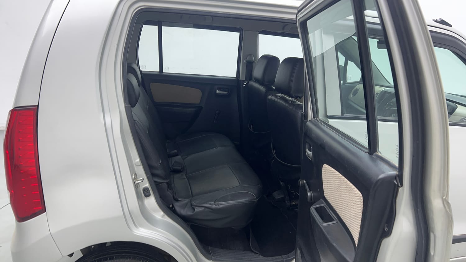 Used 2018 Maruti Suzuki Wagon R LXI CNG Cng Manual interior RIGHT SIDE REAR DOOR CABIN VIEW