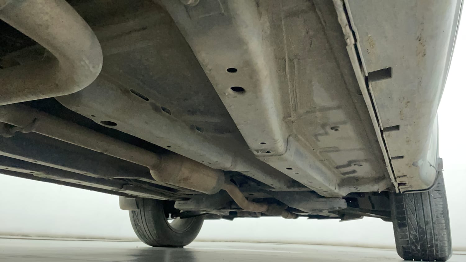 Used 2021 Tata Nexon XZA Plus (O) Dual Tone Petrol Automatic extra REAR RIGHT UNDERBODY VIEW