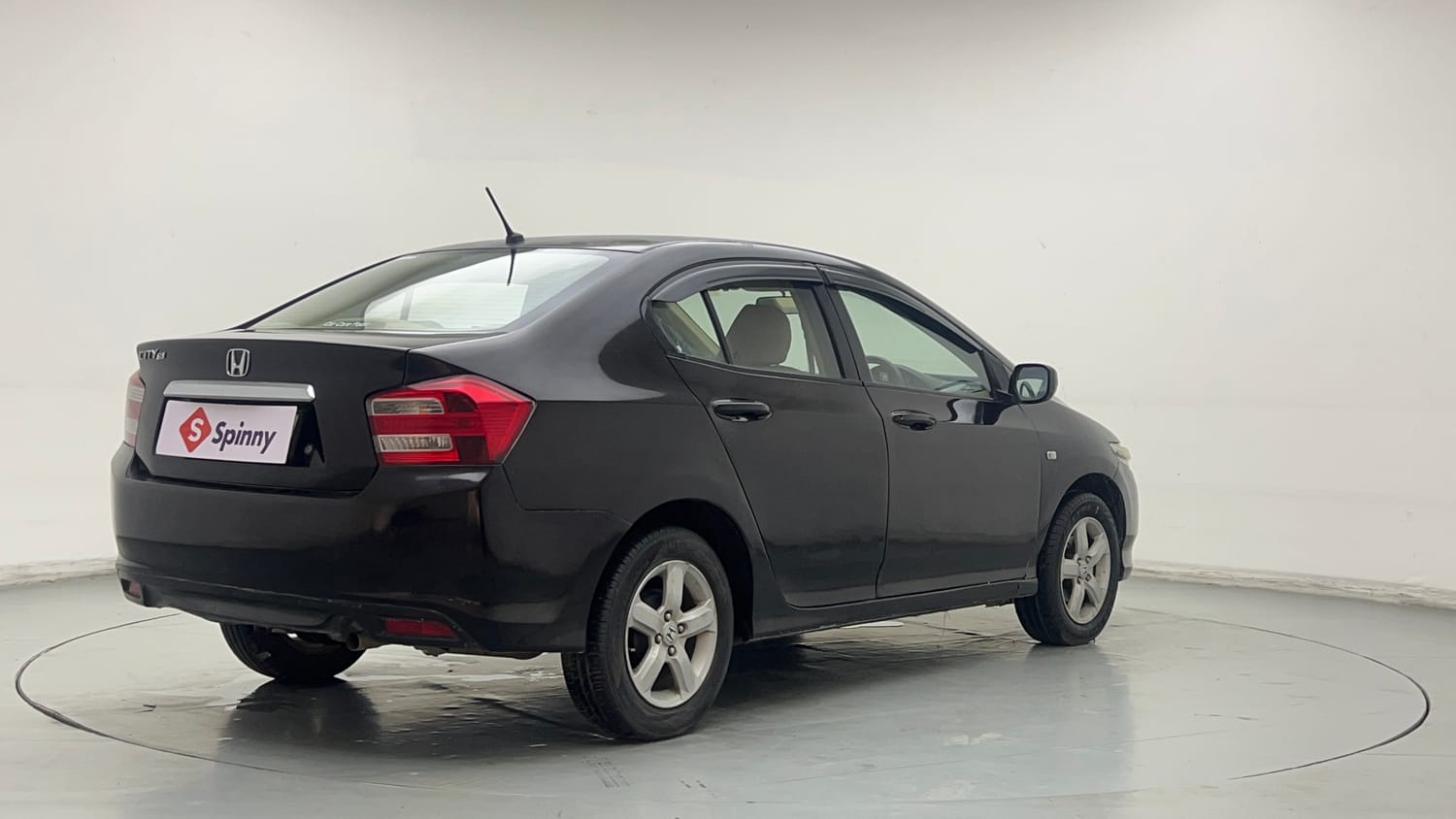Used 2013 Honda City 1.5 S MT Petrol Manual exterior RIGHT REAR CORNER VIEW