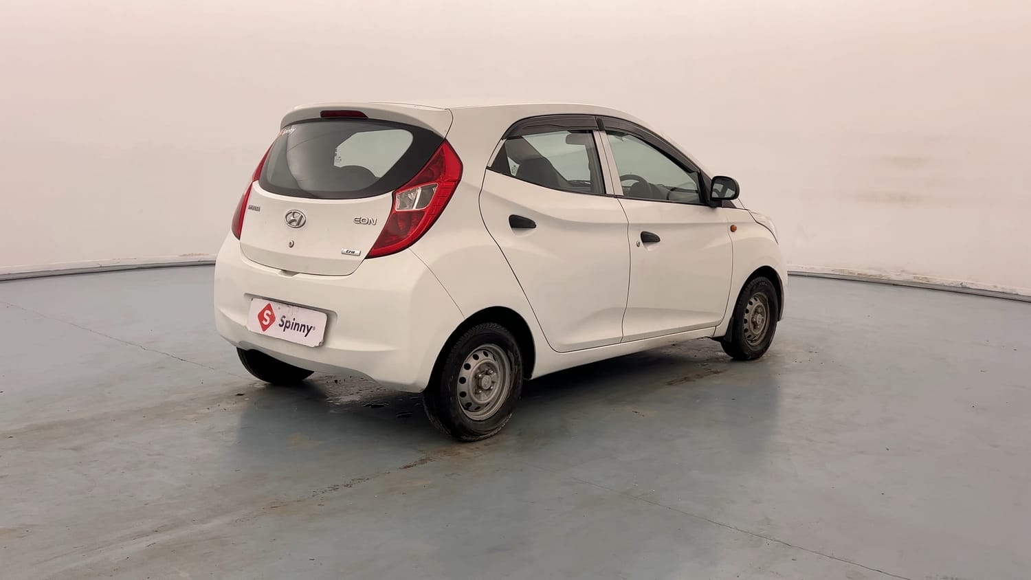 Used 2016 Hyundai Eon Era + Petrol Manual exterior RIGHT REAR CORNER VIEW