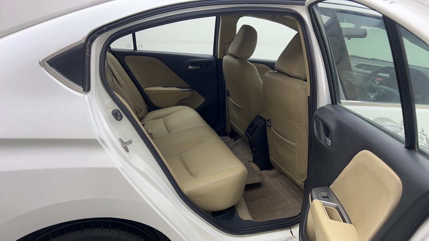 Used 2015 Honda City V Petrol Manual interior RIGHT SIDE REAR DOOR CABIN VIEW