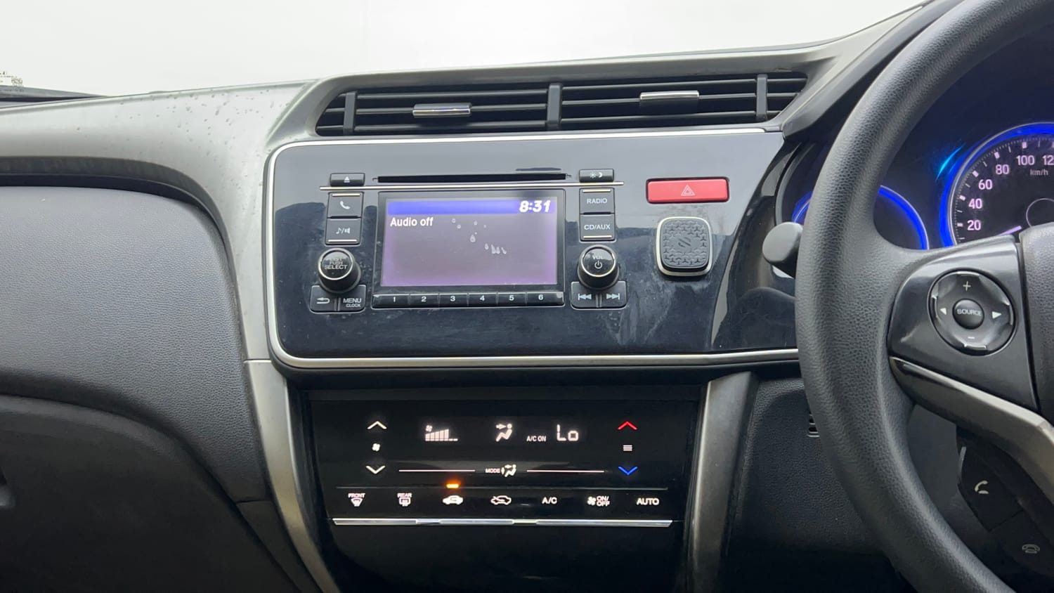 Used 2015 Honda City V Petrol Manual interior MUSIC SYSTEM & AC CONTROL VIEW