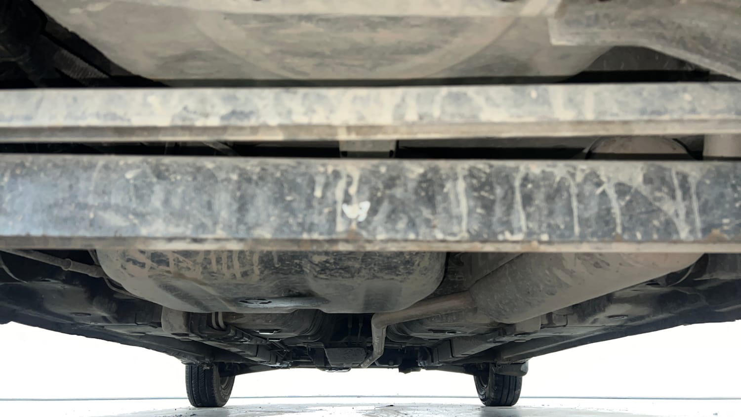 Used 2016 Hyundai Eon Era + Petrol Manual extra REAR UNDERBODY VIEW (TAKEN FROM REAR)
