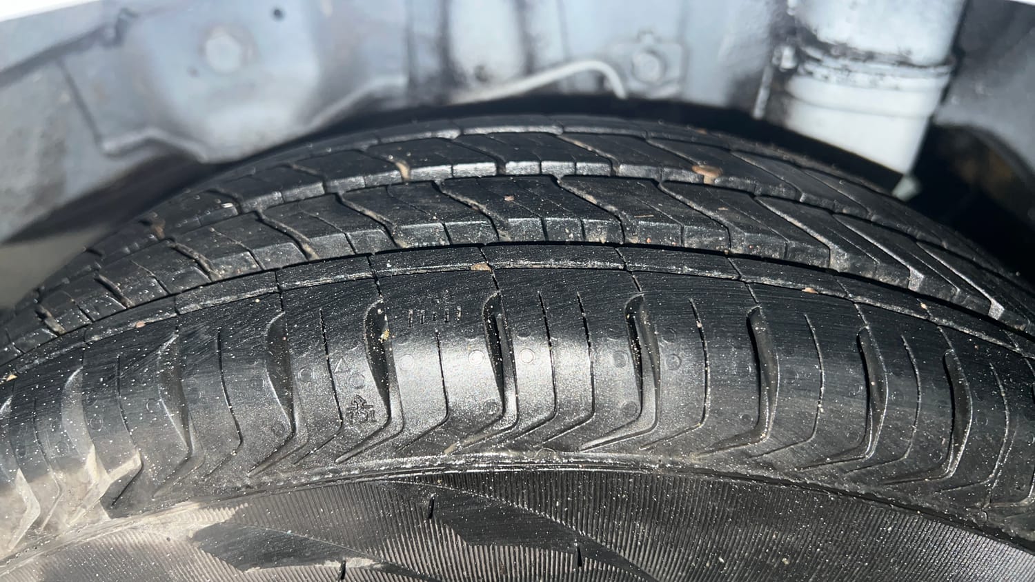 Used 2016 Hyundai Eon Era + Petrol Manual tyres LEFT REAR TYRE TREAD VIEW