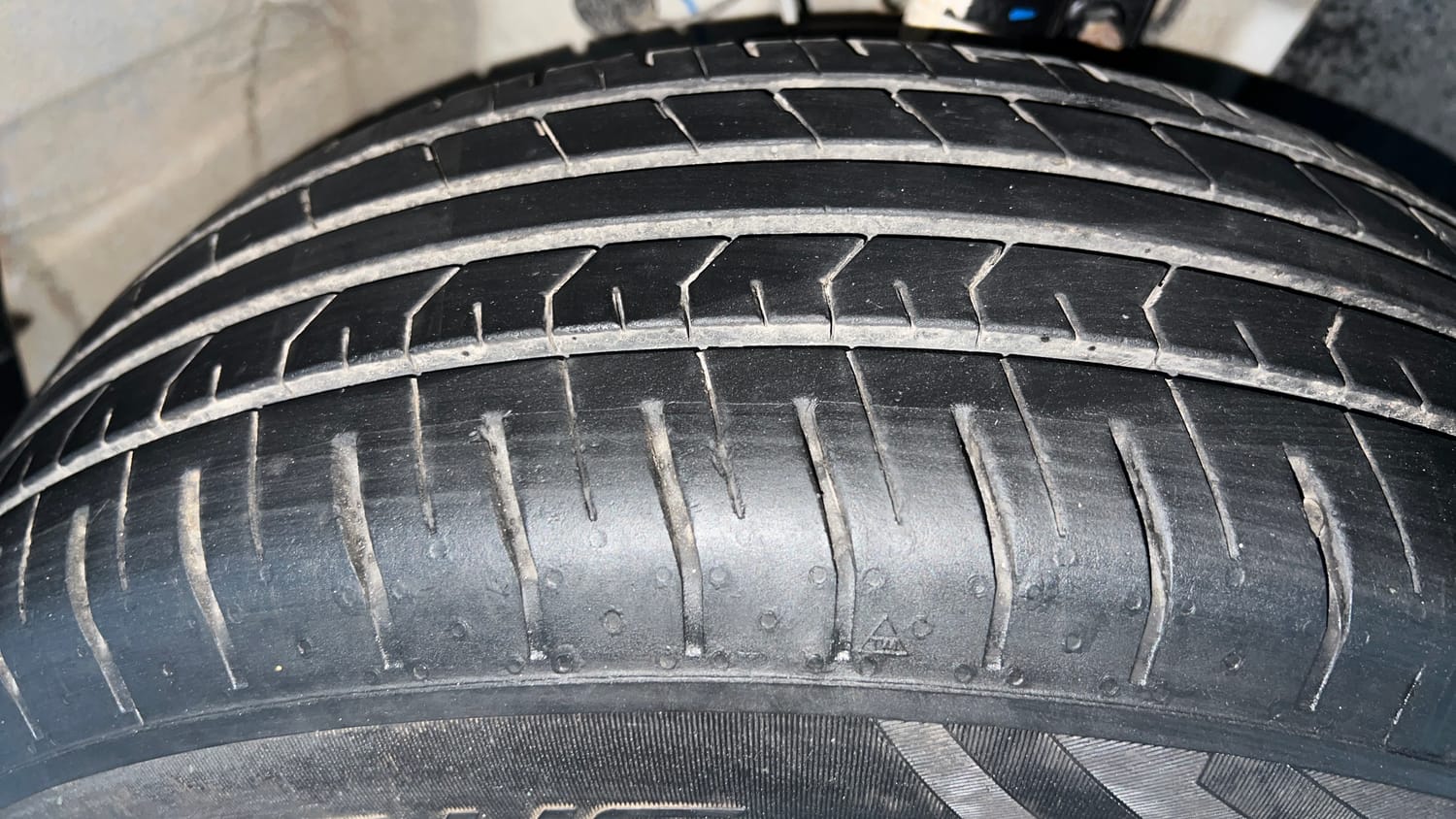 Used 2025 Hyundai Venue S 1.2 Petrol Petrol Manual tyres RIGHT FRONT TYRE TREAD VIEW