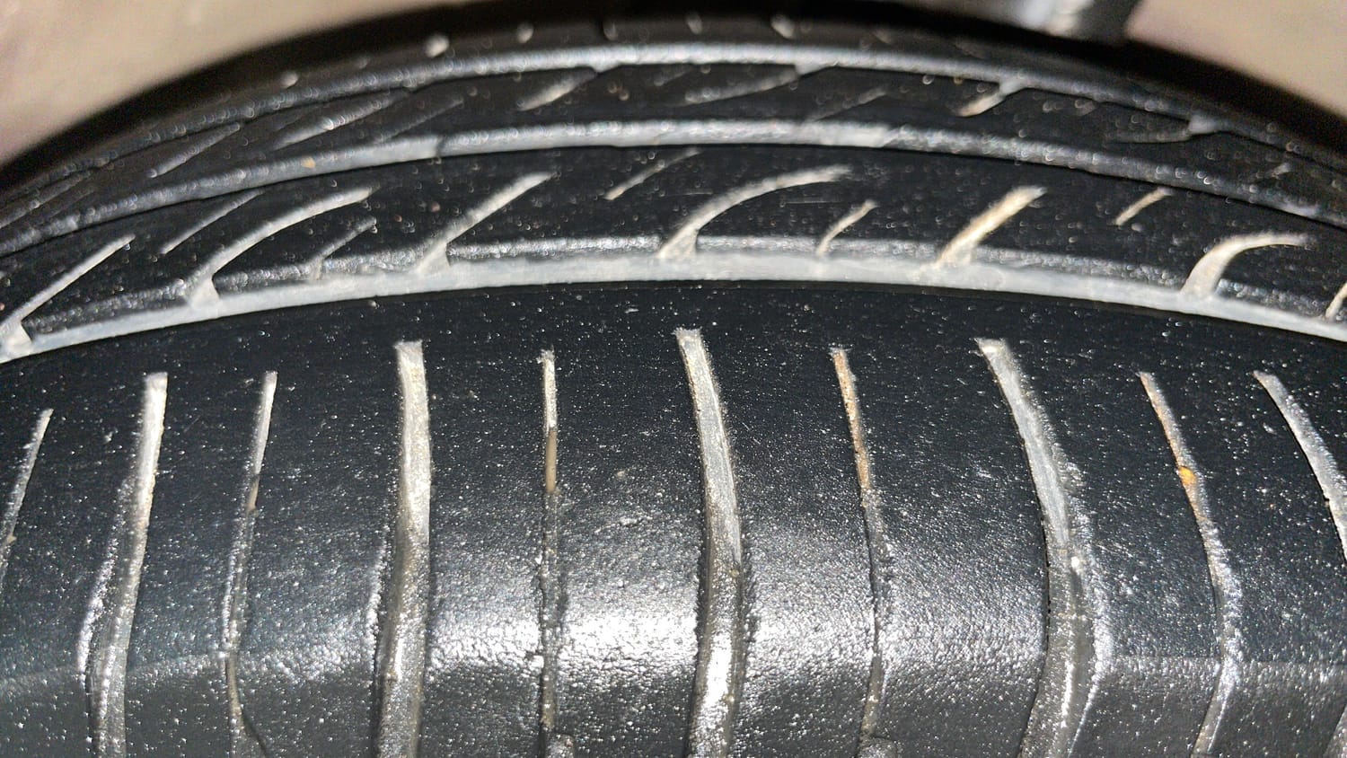 Used 2016 Hyundai Grand i10 Magna 1.2 Kappa VTVT Petrol Manual tyres RIGHT FRONT TYRE TREAD VIEW
