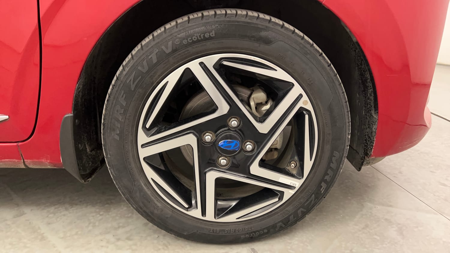 Used 2023 Hyundai Grand i10 Nios Asta 1.2 Kappa VTVT Petrol Manual tyres RIGHT FRONT TYRE RIM VIEW
