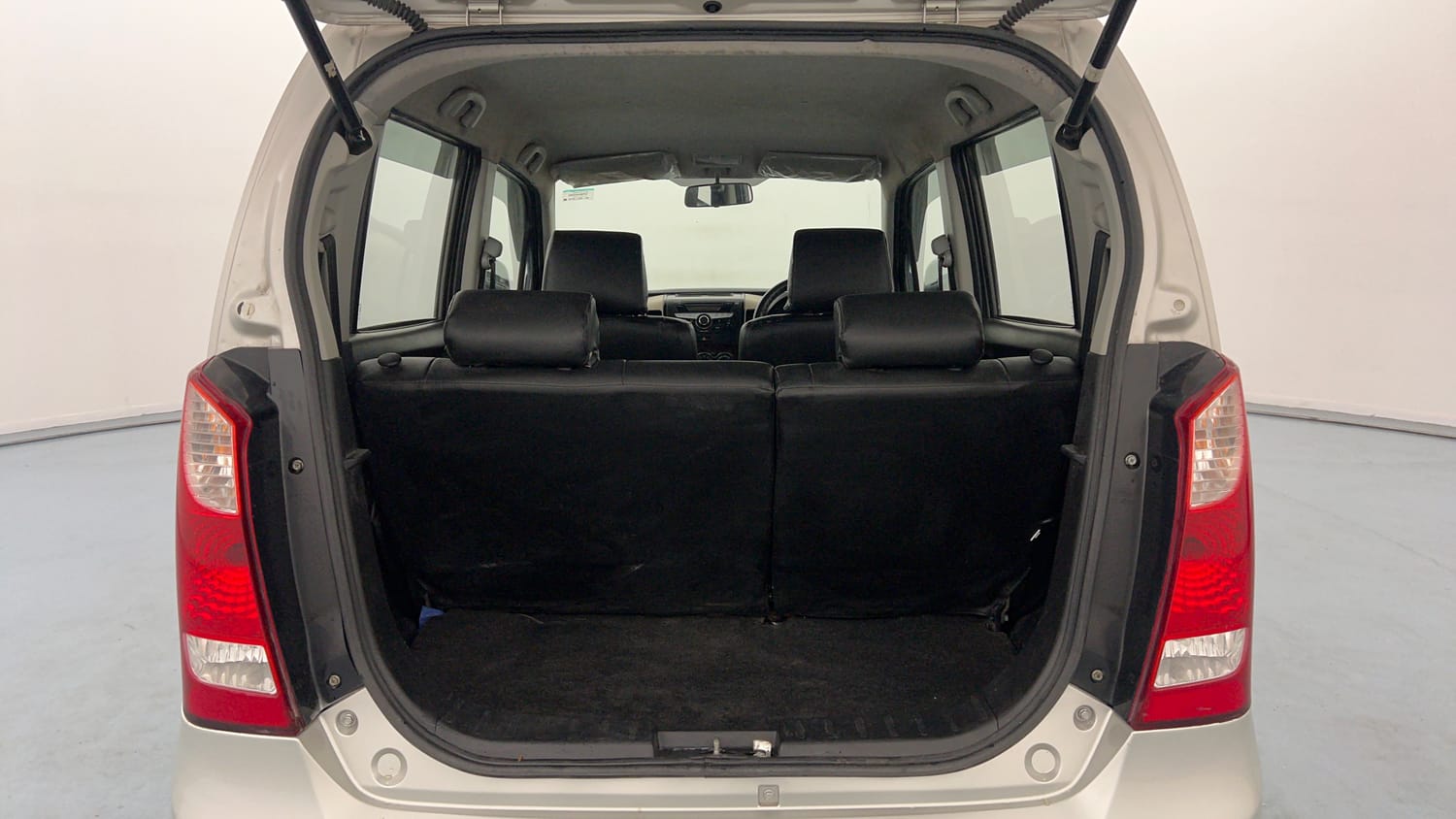 Used 2018 Maruti Suzuki Wagon R VXI Petrol Manual interior DICKY INSIDE VIEW