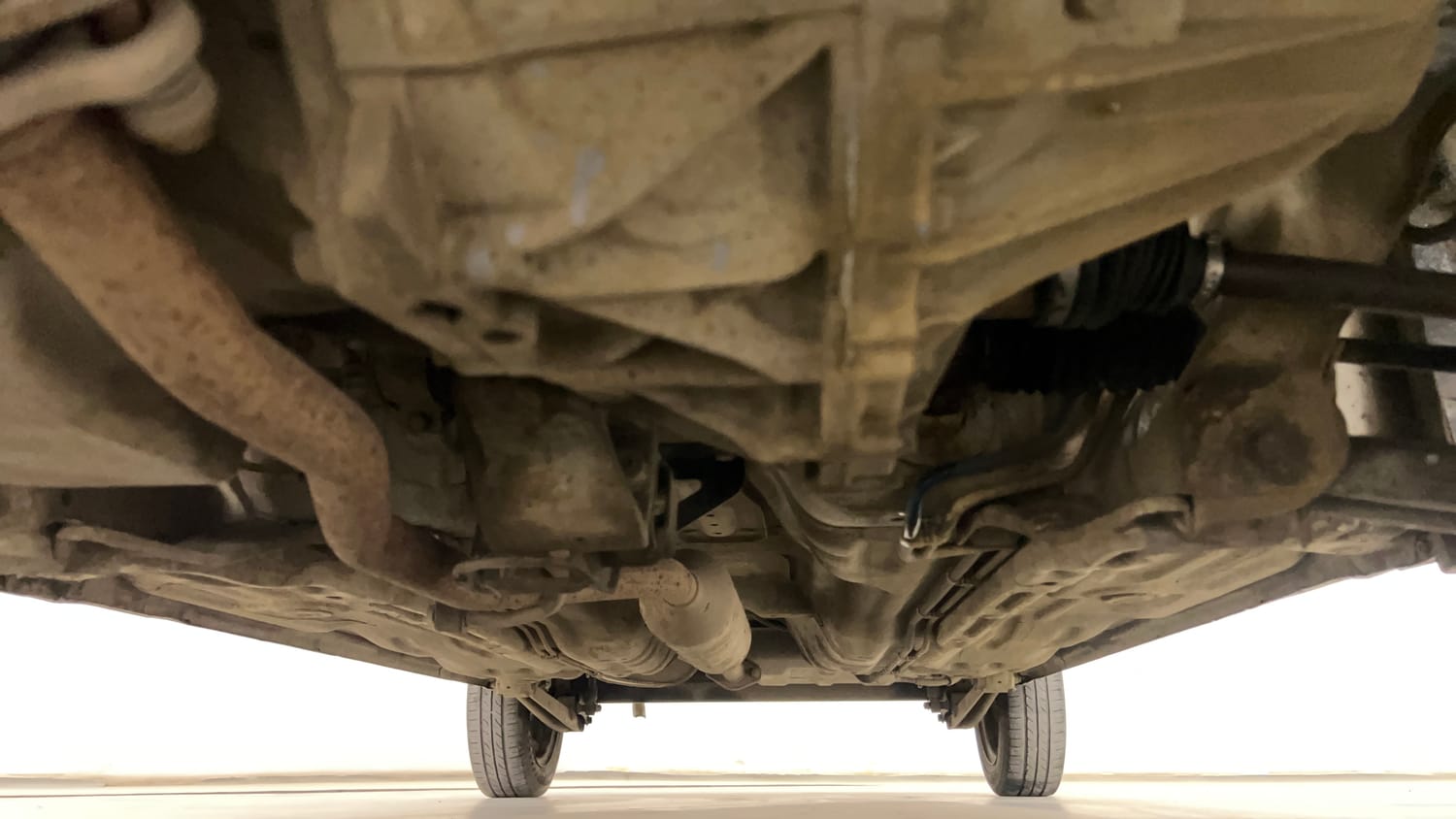 Used 2016 Maruti Suzuki Alto K10 VXi AMT Petrol Automatic extra FRONT LEFT UNDERBODY VIEW