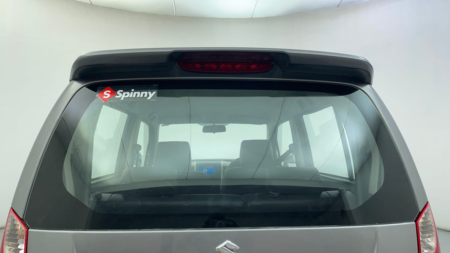 Used 2013 Maruti Suzuki Wagon R LXI Petrol Manual exterior BACK WINDSHIELD VIEW