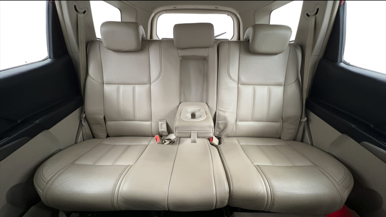 Used 2016 Mahindra XUV500 W8 Diesel Manual interior REAR SEAT CONDITION VIEW