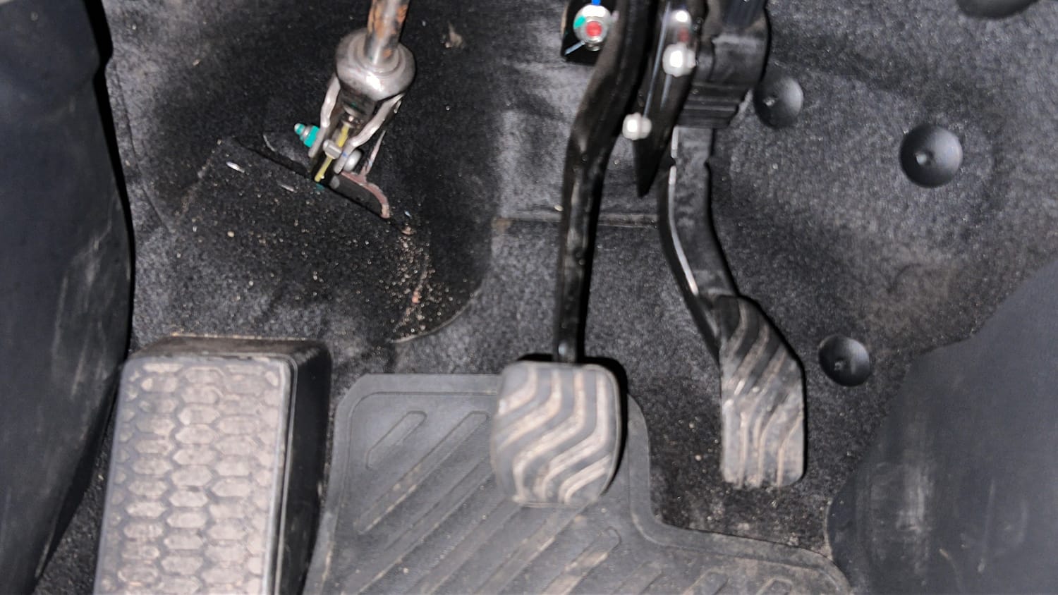 Used 2025 Nissan Magnite N-Connecta B4D 1.0 Petrol AMT Dual Tone Petrol Automatic interior PEDALS VIEW
