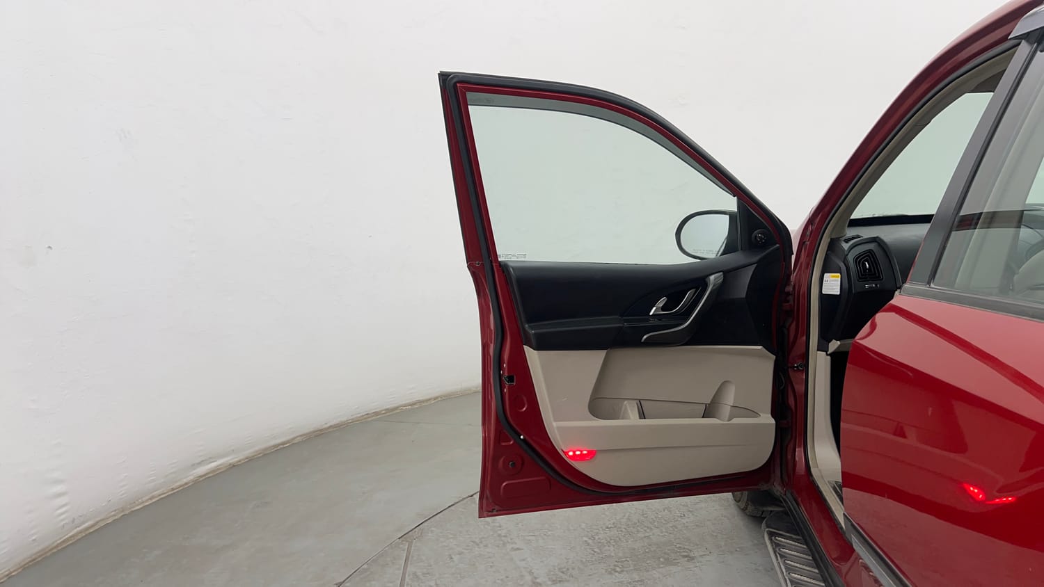 Used 2016 Mahindra XUV500 W8 Diesel Manual interior LEFT FRONT DOOR OPEN VIEW